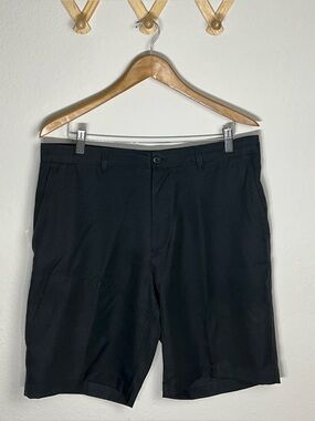 PGA TOUR • Men’s golf shorts